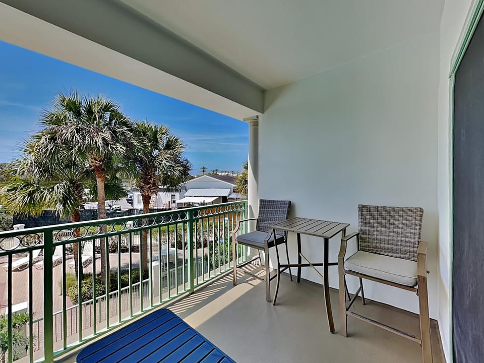 Balcony/Terrace, Seating area, furniture