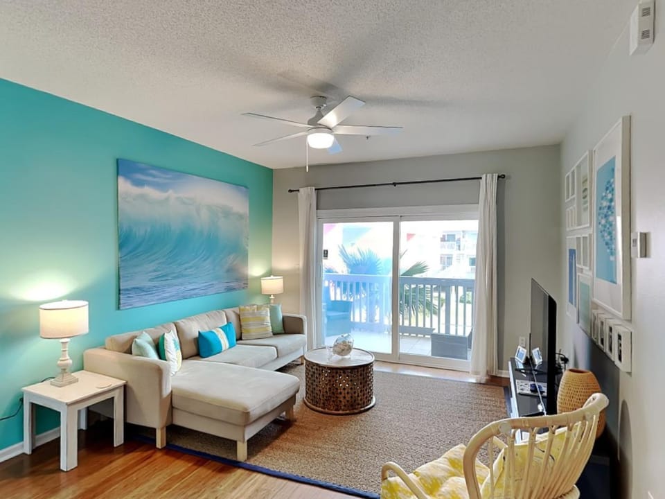 TV and multimedia, Balcony/Terrace, Living room, Seating area, furniture