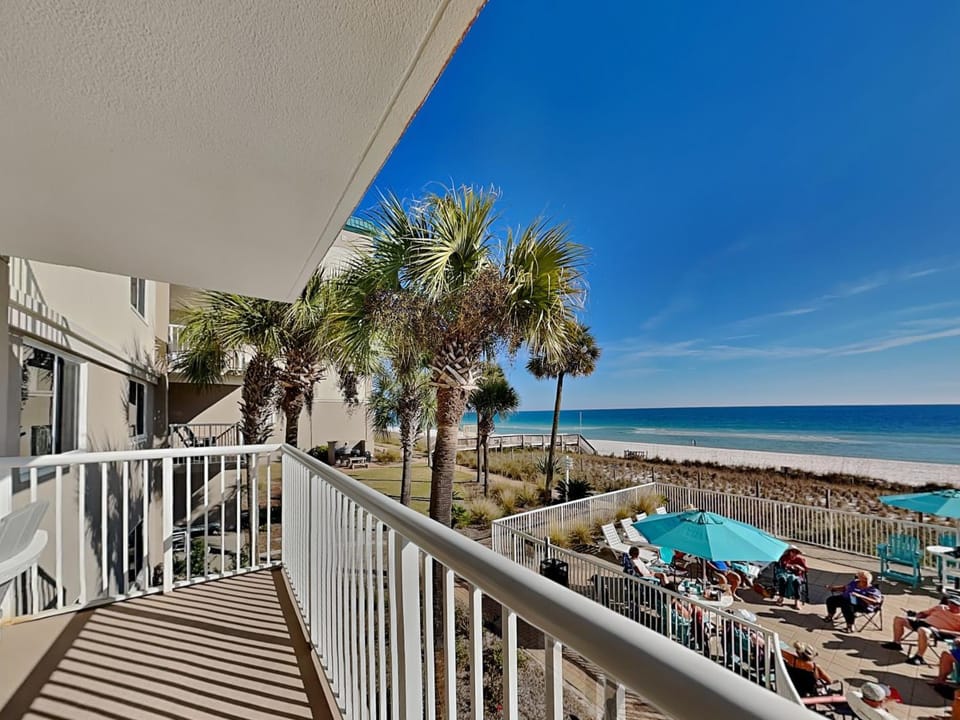 Garden, Balcony/Terrace, Beach, Pool view, Sea view