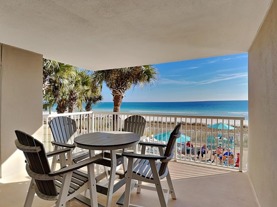 Balcony/Terrace, Seating area, Beach, Sea view, Swimming pool
