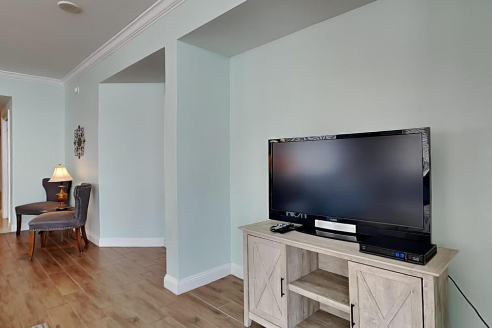TV and multimedia, Living room, Seating area, furniture