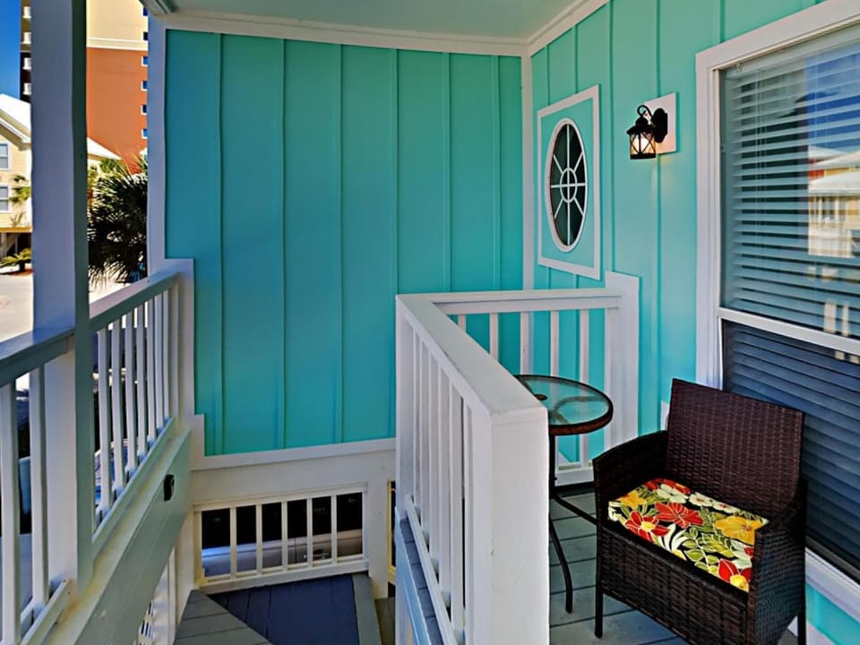 Property building, Patio, Seating area