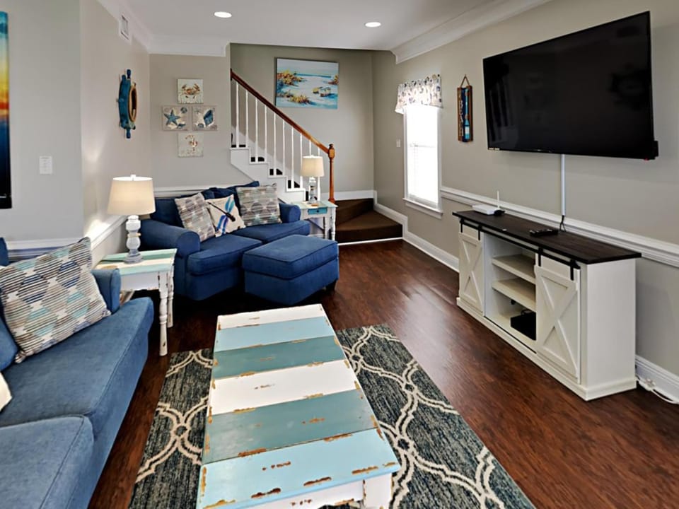 TV and multimedia, Living room, Seating area, furniture