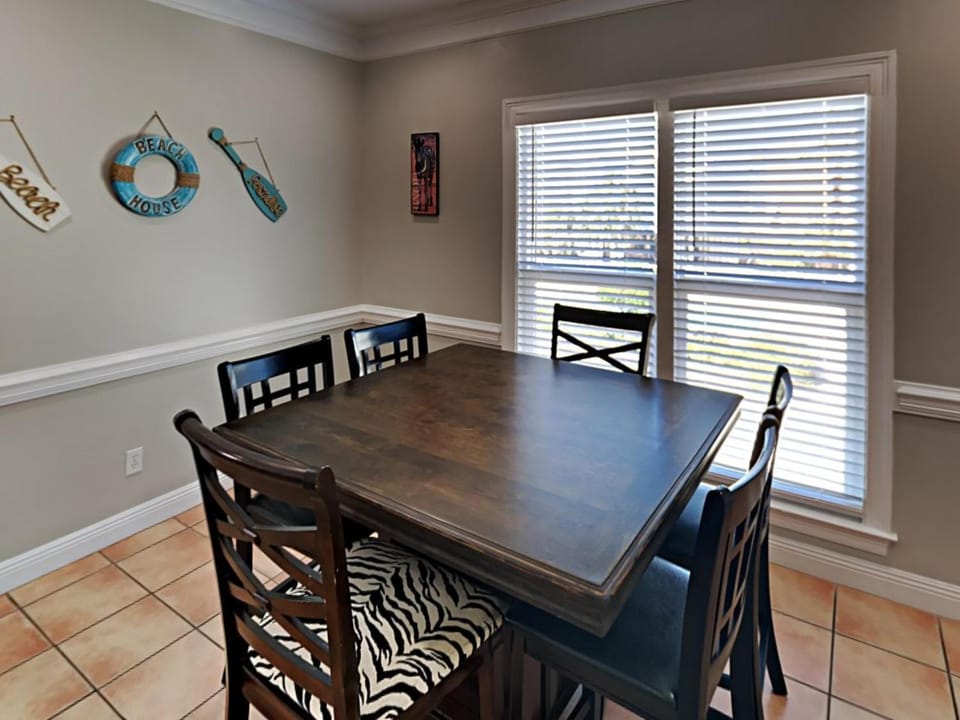 Dining area, furniture