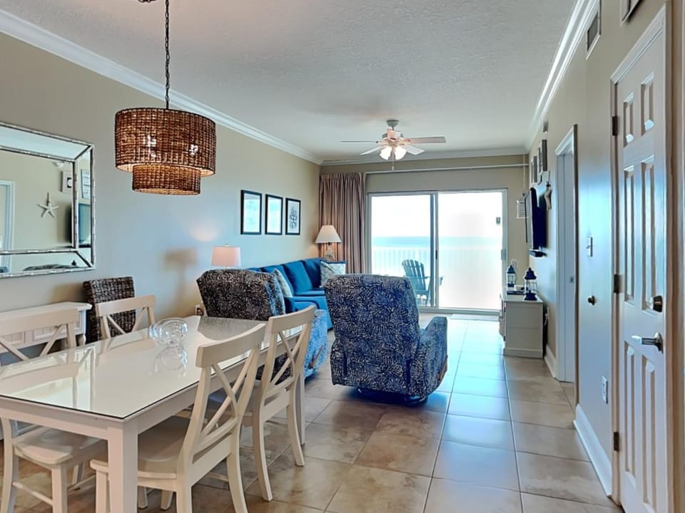 View (from property/room), Balcony/Terrace, Living room, Seating area, Dining area, Sea view, furniture