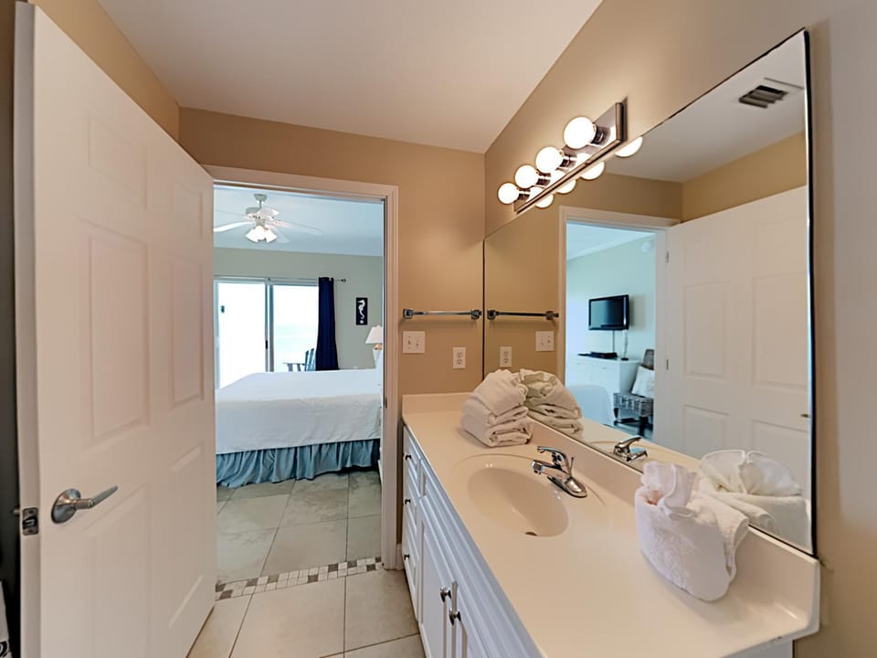 Bathroom, towels