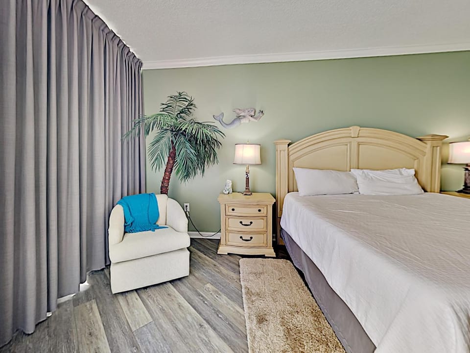Bed, Seating area, Bedroom, furniture