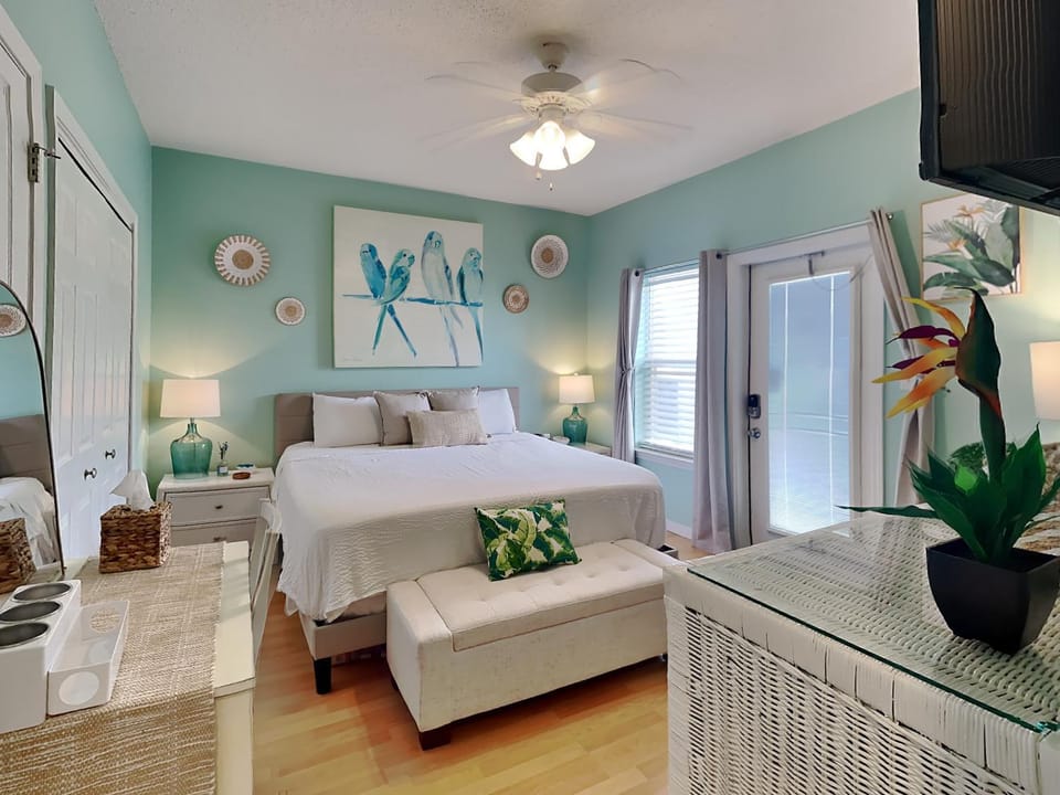 Bed, Balcony/Terrace, Seating area, Bedroom, furniture