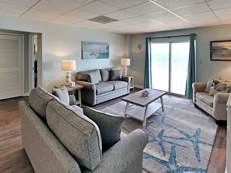 View (from property/room), Living room, Seating area, furniture