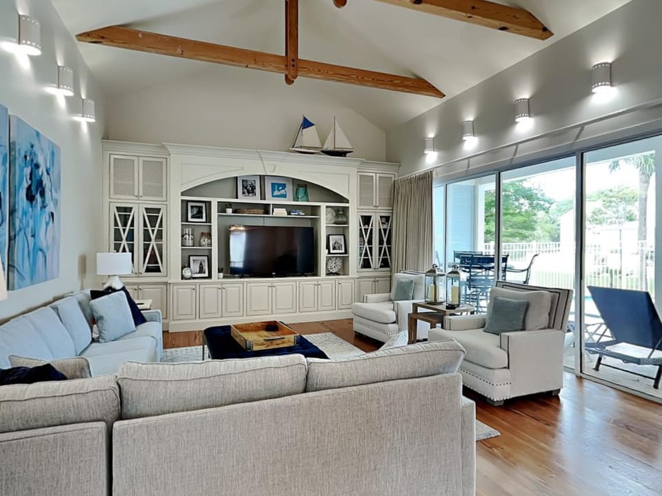 Garden, TV and multimedia, Balcony/Terrace, Living room, Seating area, Garden view, furniture