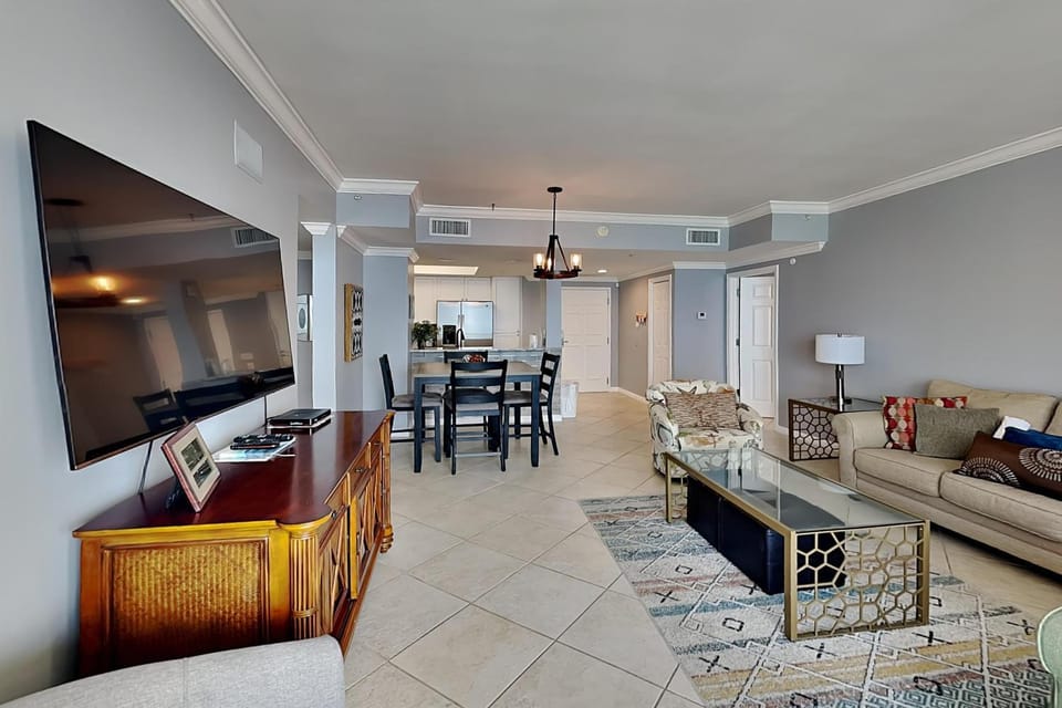 TV and multimedia, Living room, Seating area, Dining area, furniture, air conditioner