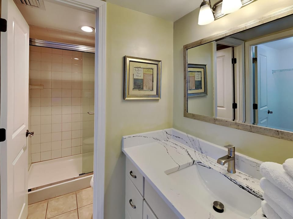 Shower, Bathroom, Bath, towels