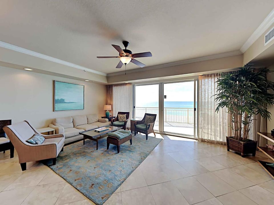 View (from property/room), Balcony/Terrace, Living room, Seating area, Sea view, furniture