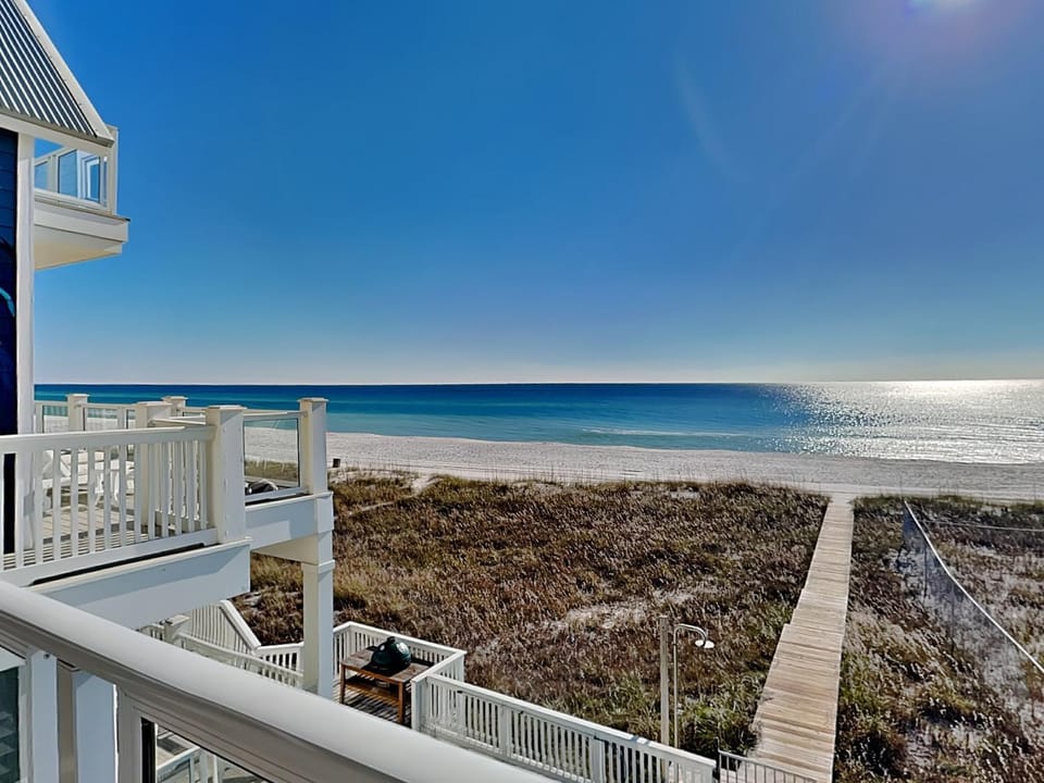 Property building, Balcony/Terrace, Beach, Sea view