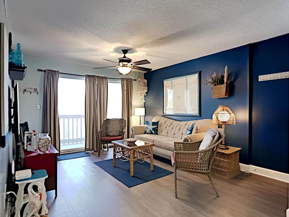 Balcony/Terrace, Living room, Seating area, furniture