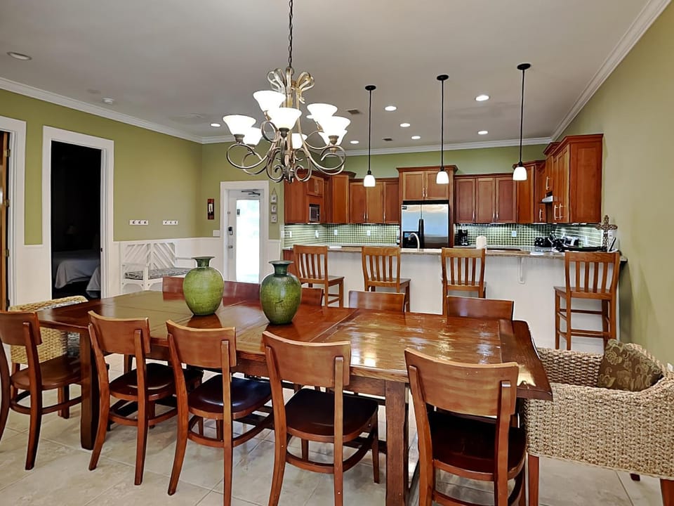 Kitchen or kitchenette, Dining area, furniture