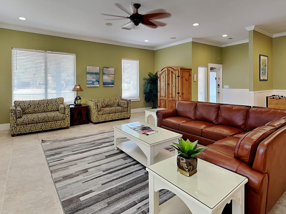 Living room, Seating area, furniture