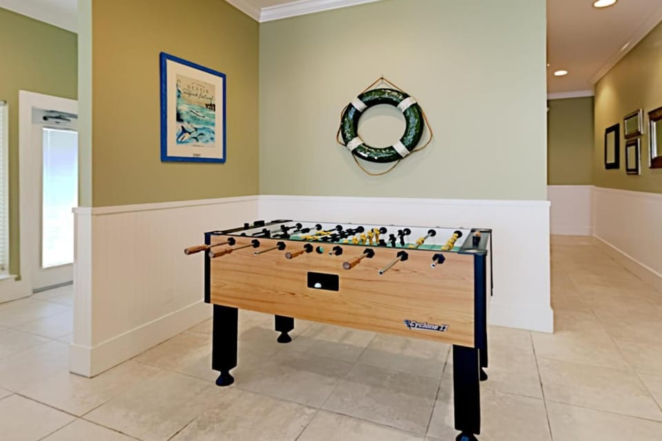 Game Room, Seating area