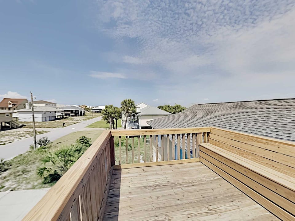 Property building, Neighbourhood, Balcony/Terrace, Seating area