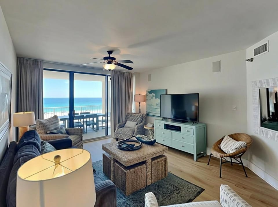 TV and multimedia, Balcony/Terrace, Living room, Seating area, Sea view, furniture, air conditioner