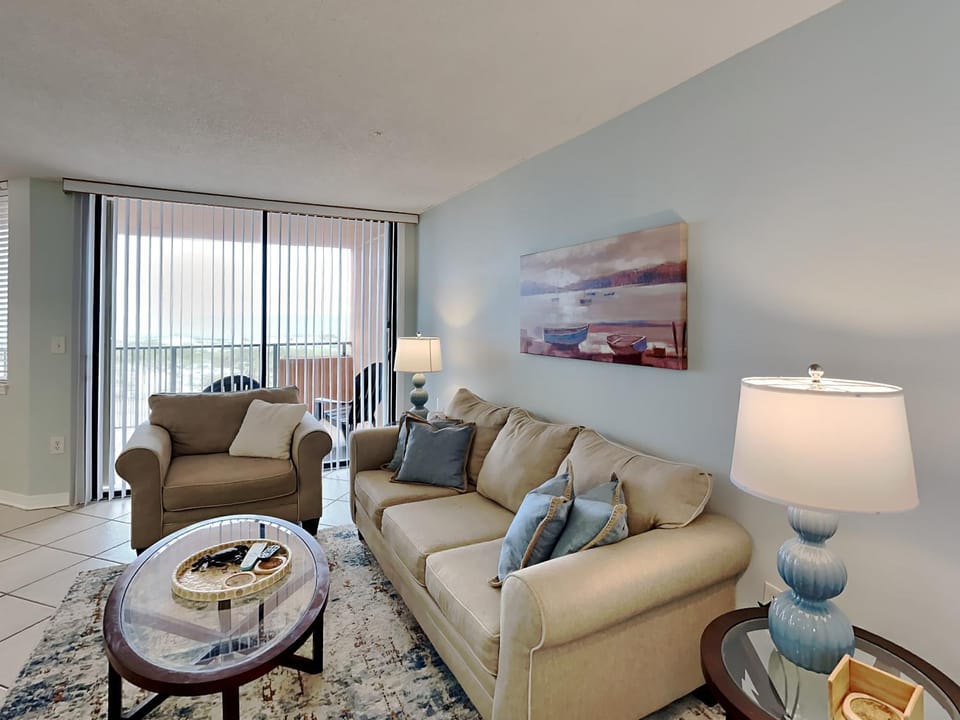 Balcony/Terrace, Living room, Seating area, furniture