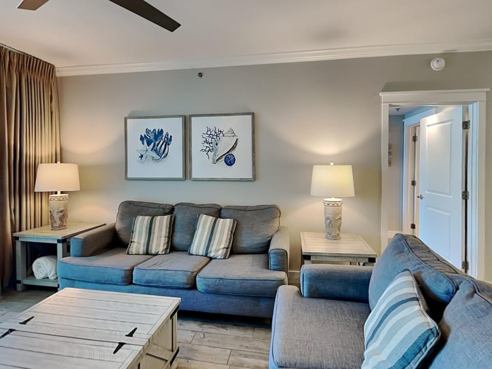 Living room, Seating area, furniture
