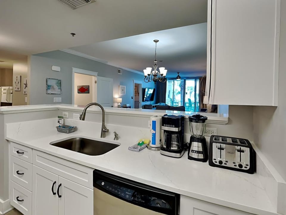 Kitchen or kitchenette, dishwasher, toaster, kitchen