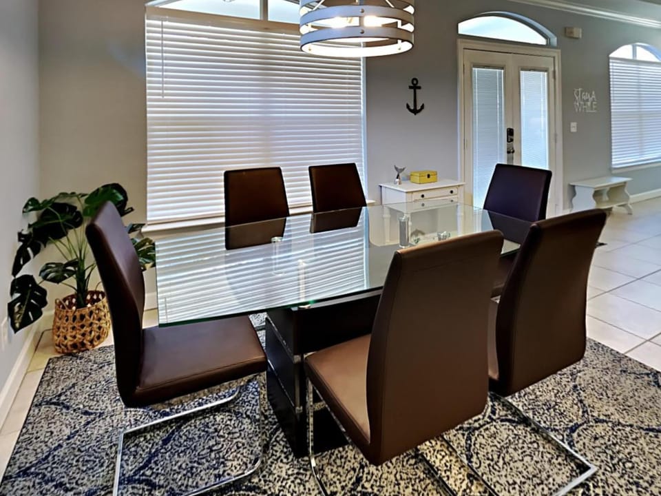 Seating area, Dining area, furniture