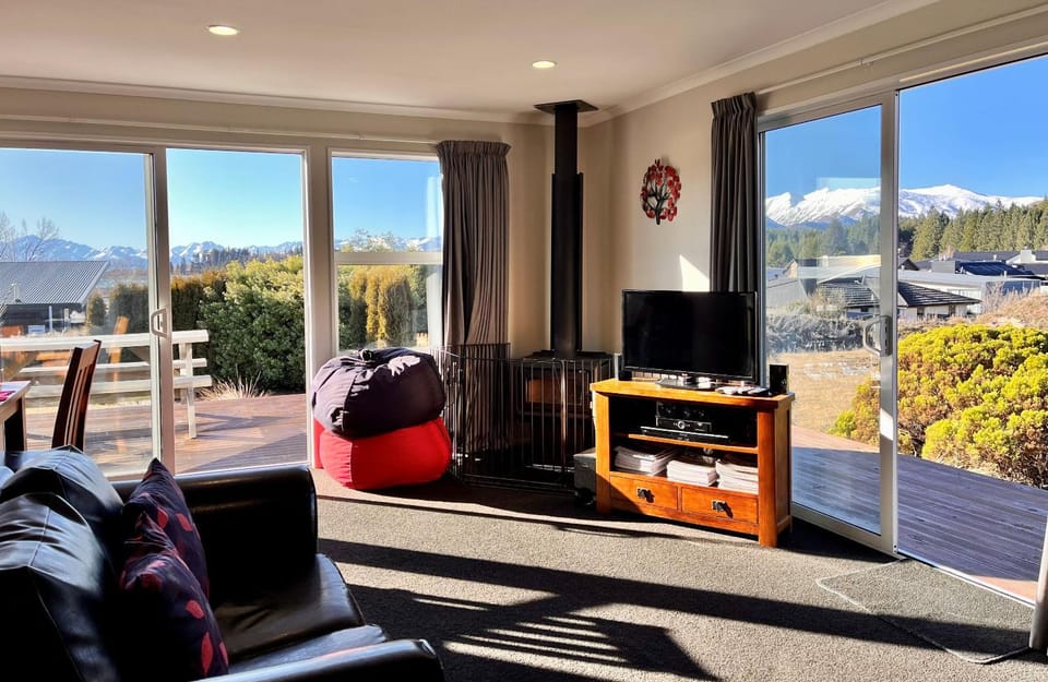Patio, TV and multimedia, Living room, Seating area, Mountain view, fireplace