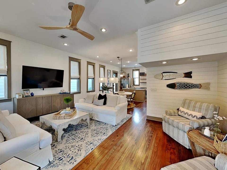 TV and multimedia, Living room, Seating area, furniture