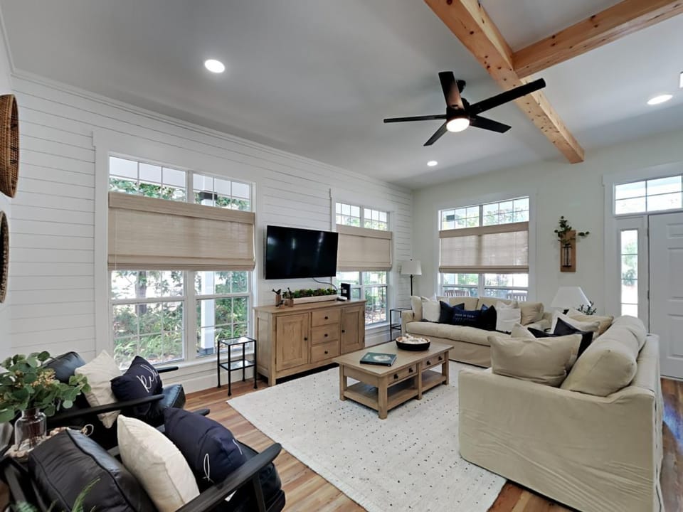 TV and multimedia, Living room, Seating area, furniture