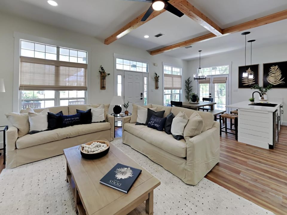 Kitchen or kitchenette, Living room, Dining area, furniture