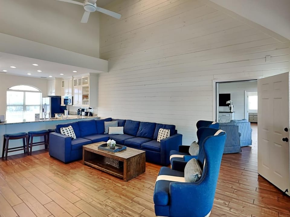 Kitchen or kitchenette, Living room, Seating area, furniture