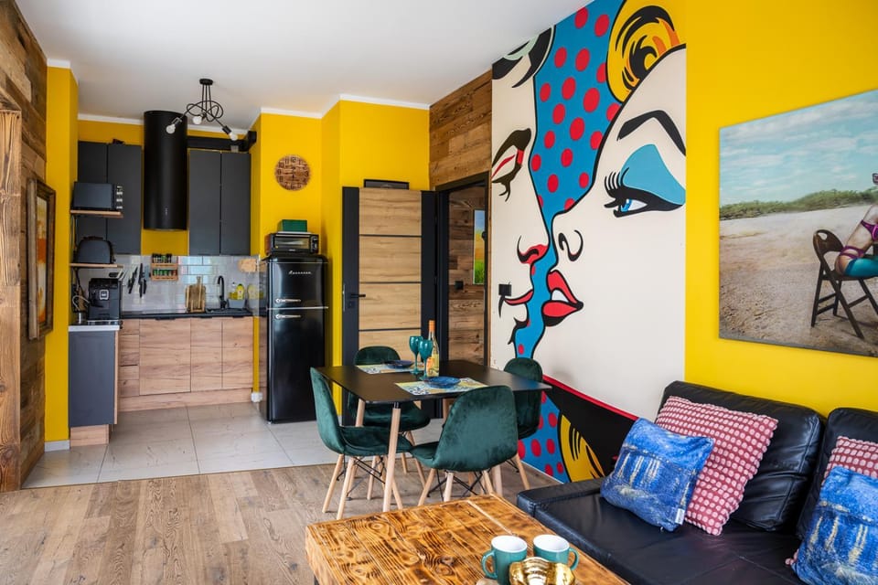Kitchen or kitchenette, Living room