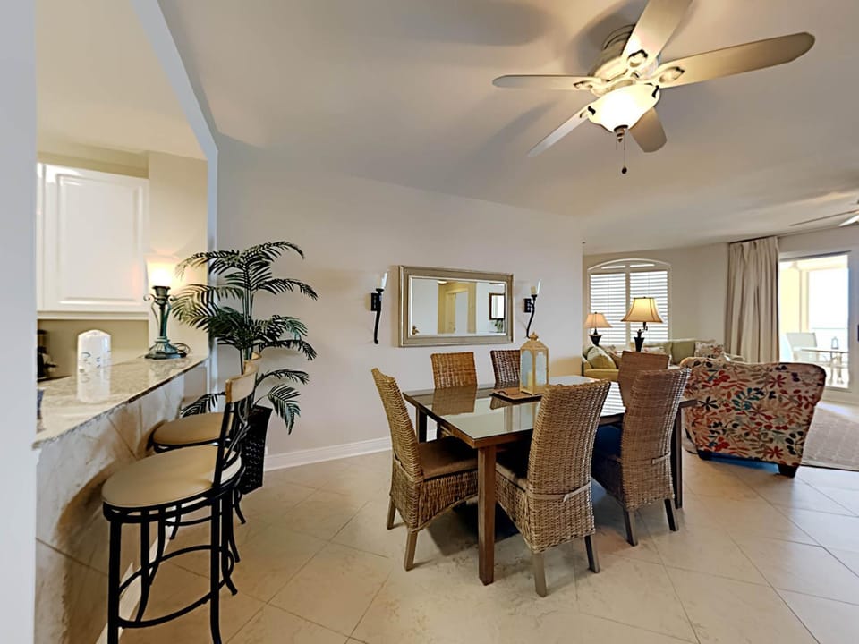 Seating area, Dining area, furniture