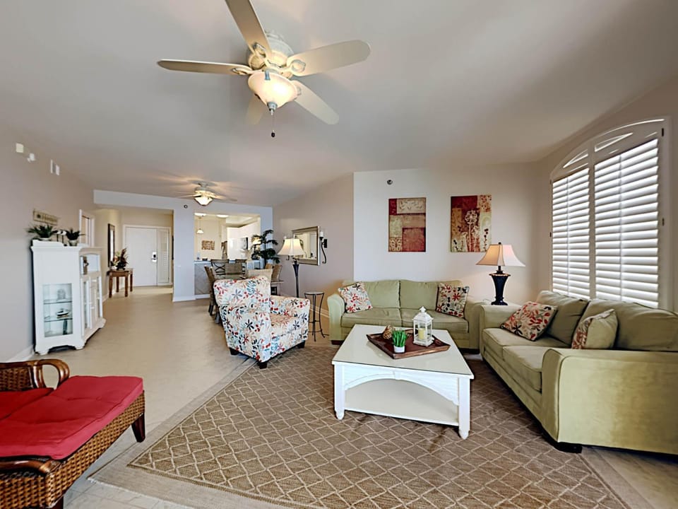 Living room, Seating area, furniture