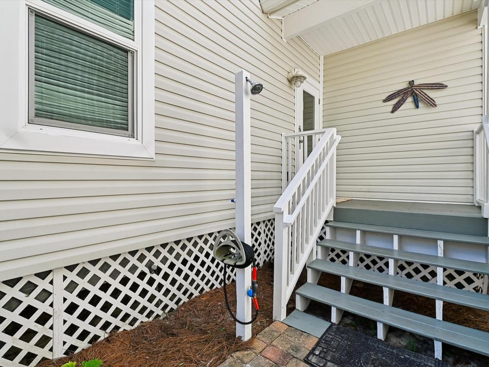 Shower, Property building