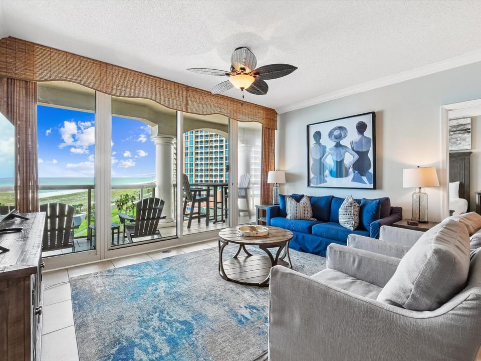 Balcony/Terrace, Living room, Seating area, Sea view, furniture