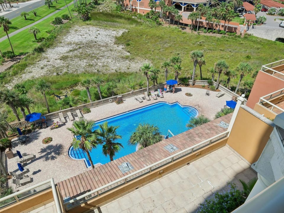 Neighbourhood, Natural landscape, Bird's eye view, Garden, Balcony/Terrace, Area and facilities, Swimming pool