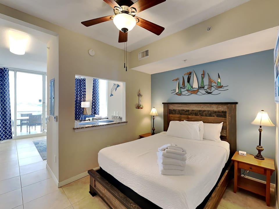 Bed, Bedroom, furniture, towels