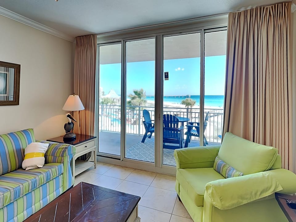 Balcony/Terrace, Living room, Seating area, Sea view, furniture