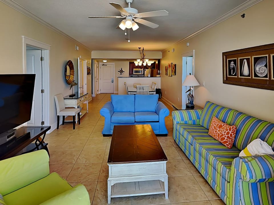 TV and multimedia, Living room, Seating area, Dining area, furniture