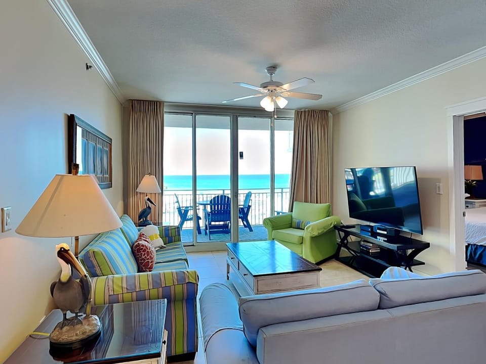 TV and multimedia, Balcony/Terrace, Living room, Seating area, Sea view, furniture