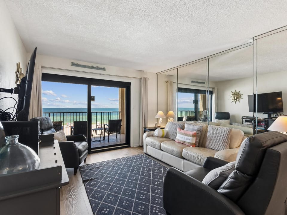 TV and multimedia, Balcony/Terrace, Living room, Seating area, Sea view, furniture
