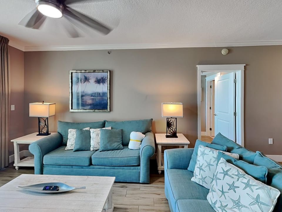 TV and multimedia, Living room, Seating area, furniture