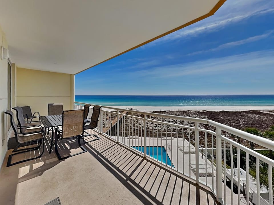Balcony/Terrace, Seating area, Beach, Pool view, Sea view, Swimming pool