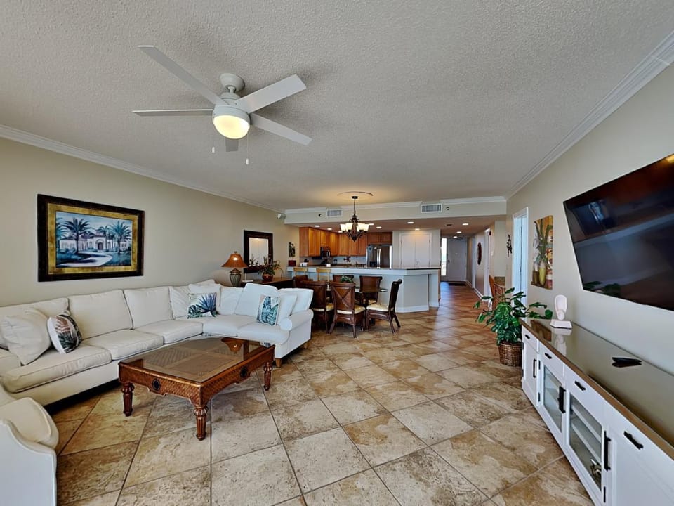 TV and multimedia, Living room, Seating area, Dining area, furniture