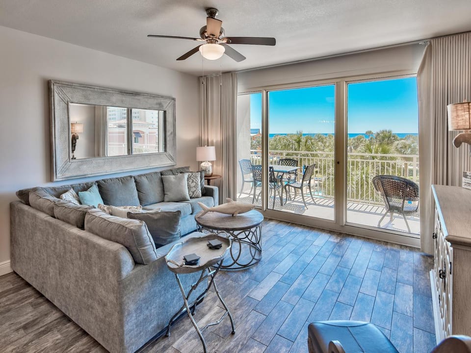 Balcony/Terrace, Living room, Seating area, Sea view, furniture