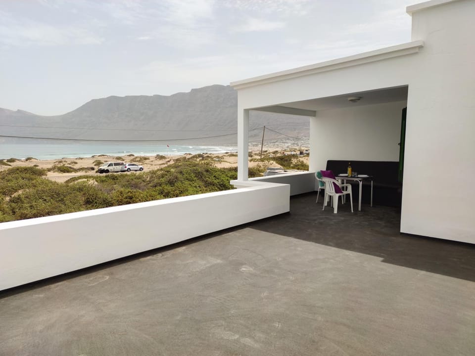 VolKKanrentals Beach View House House in Isla de Lanzarote
