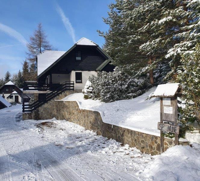 Property building, Winter